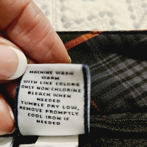 Fila Sport |  Men's Gray and Black Plaid Athleisure Golf Shorts (Waist Size 40) - Picture 6 of 12